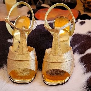 CITATIONS METALLIC GOLD T-STRAP SANDALS NEW